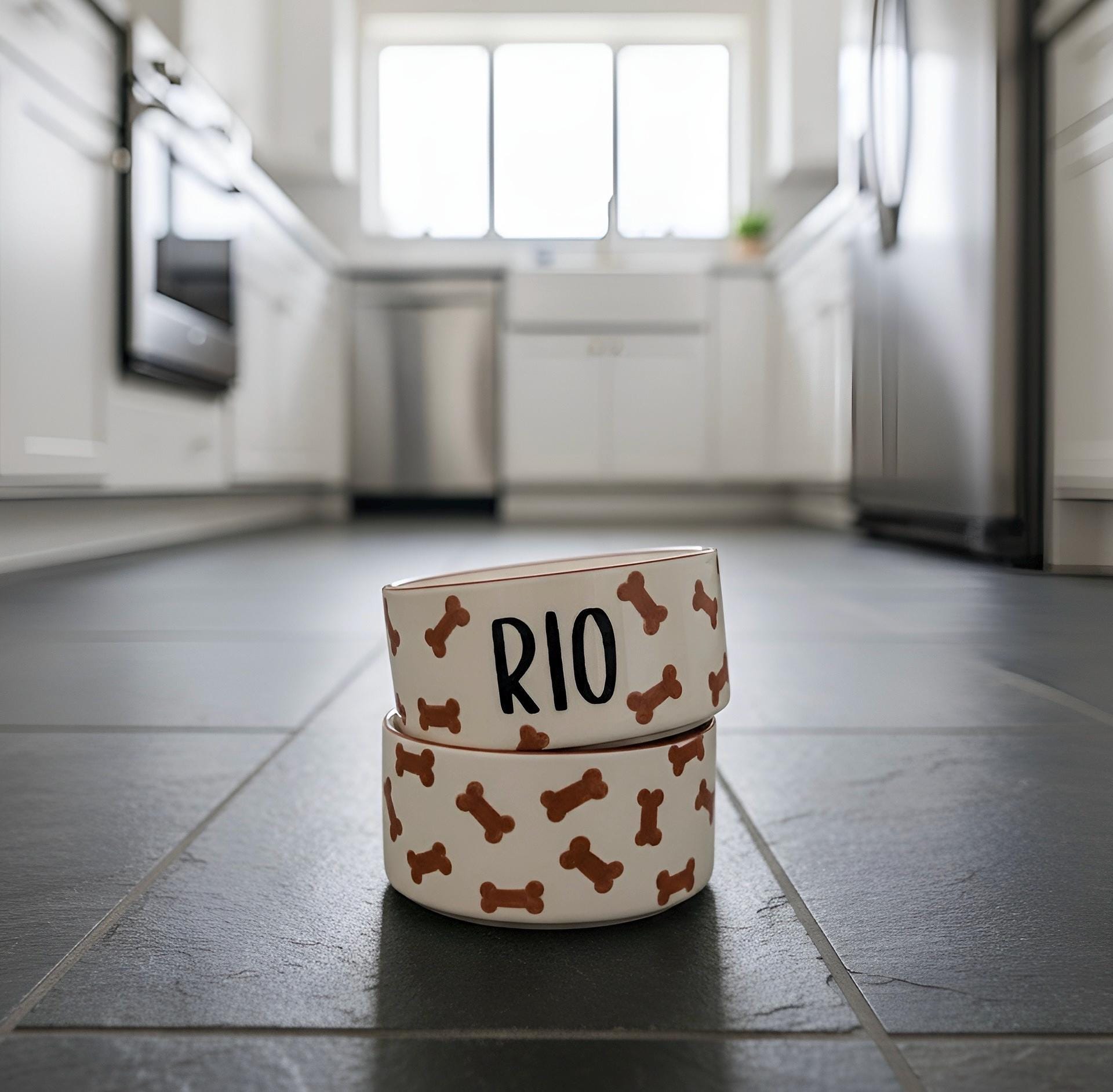 Custom Brown Dog Bone Bowl Set – Hand-Painted Ceramic Food & Water Dishes, Personalized Pet Gift for Dog Lovers